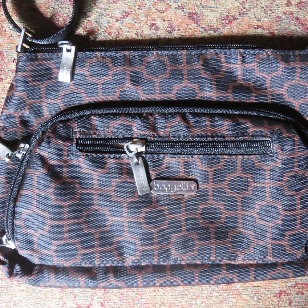 Small black/brown crossbody Baggallini bag nwot